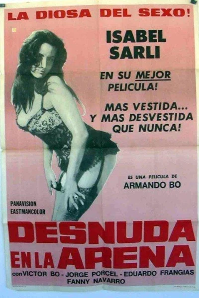 Desnuda en la arena