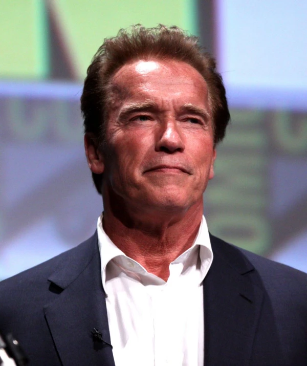 <strong>Arnold Schwarzenegger</strong>. Bild av Gage Skidmore.